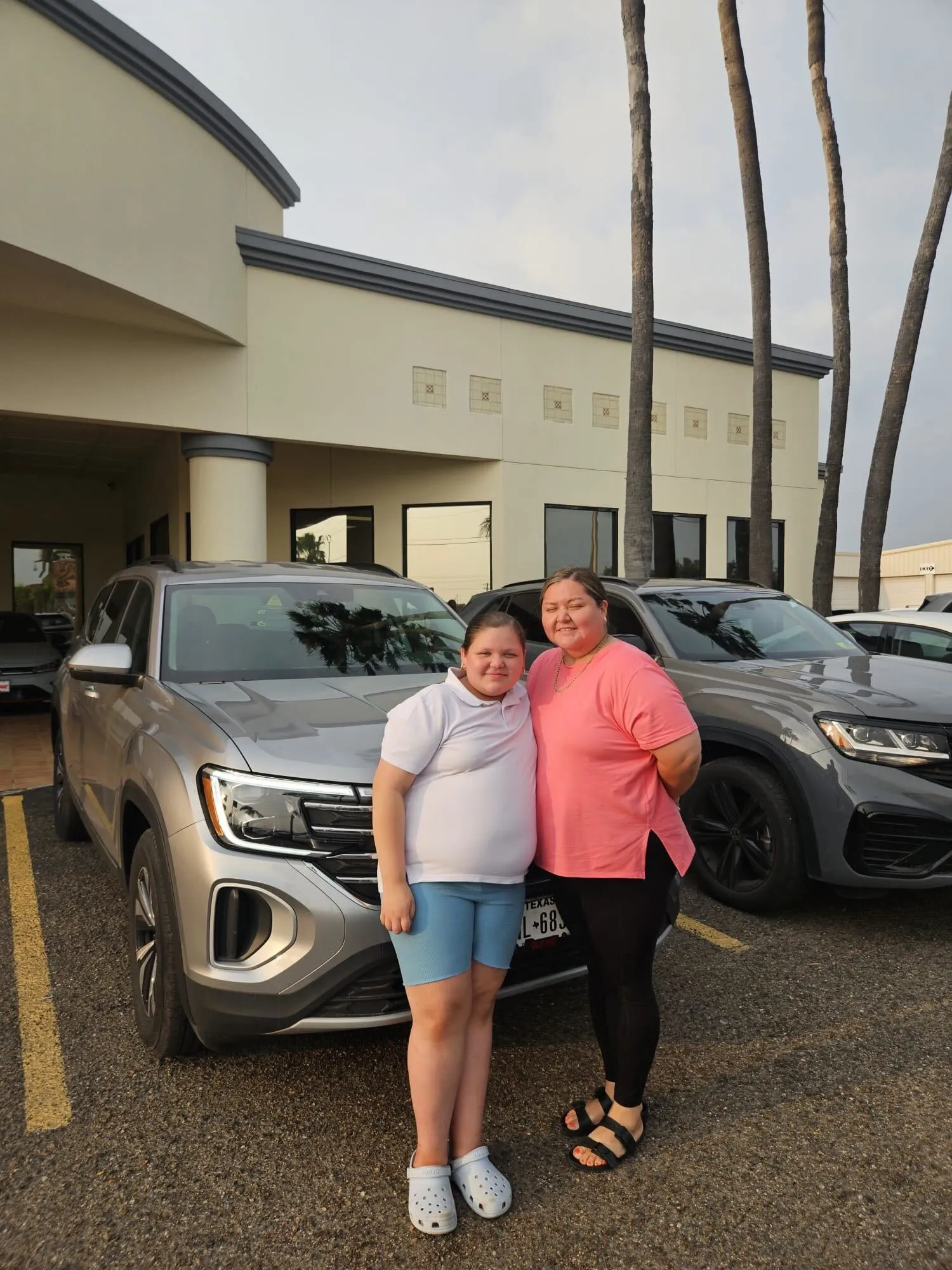 the Villarreal family on their stunning new 2026 Volkswagen Atlas SE! ?