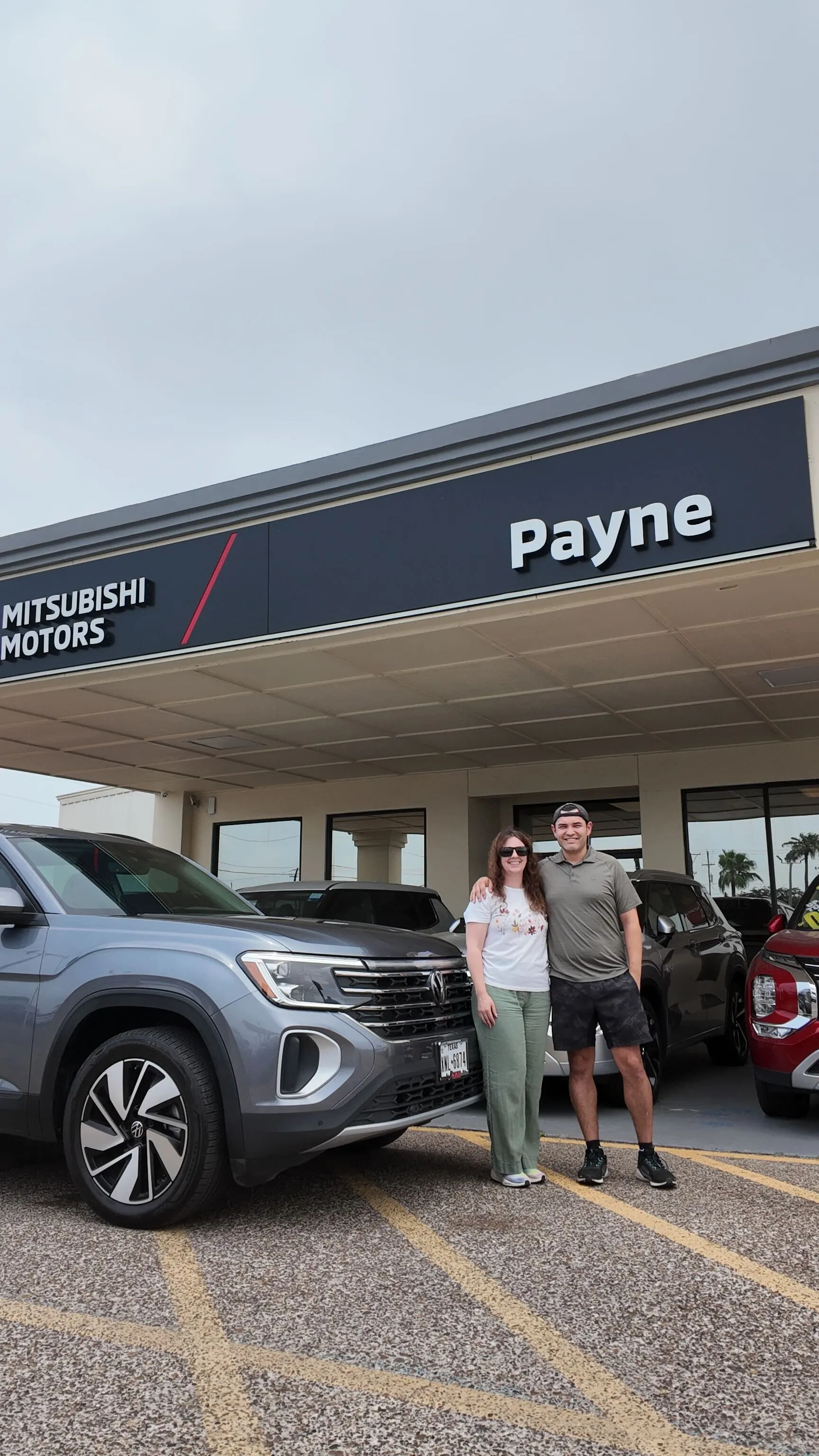 the Gonzalez family on their  2024 Volkswagen Atlas!