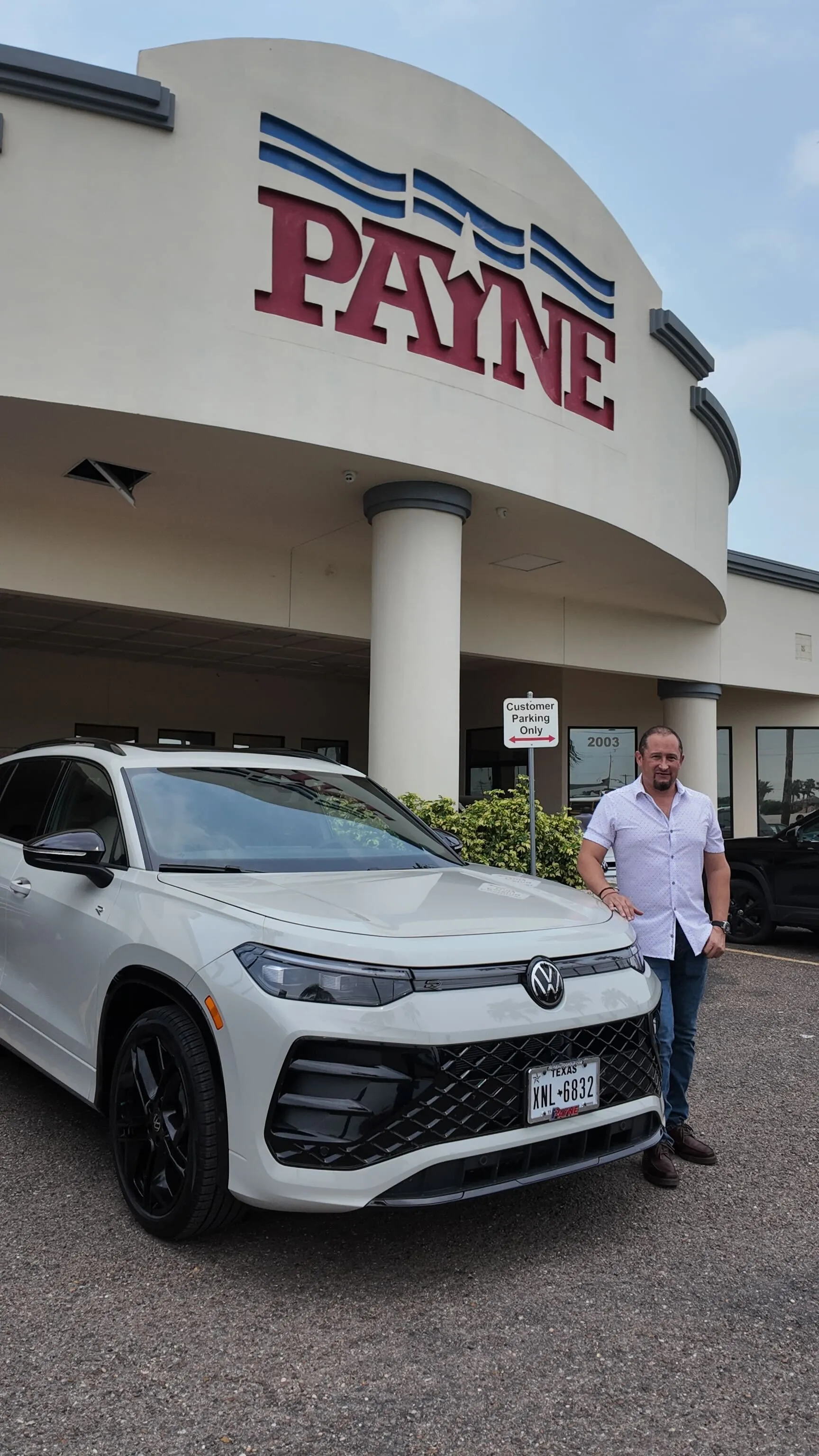 Aaron Rodriguez on his brand-new 2026 Volkswagen Tiguan SE R-Line!