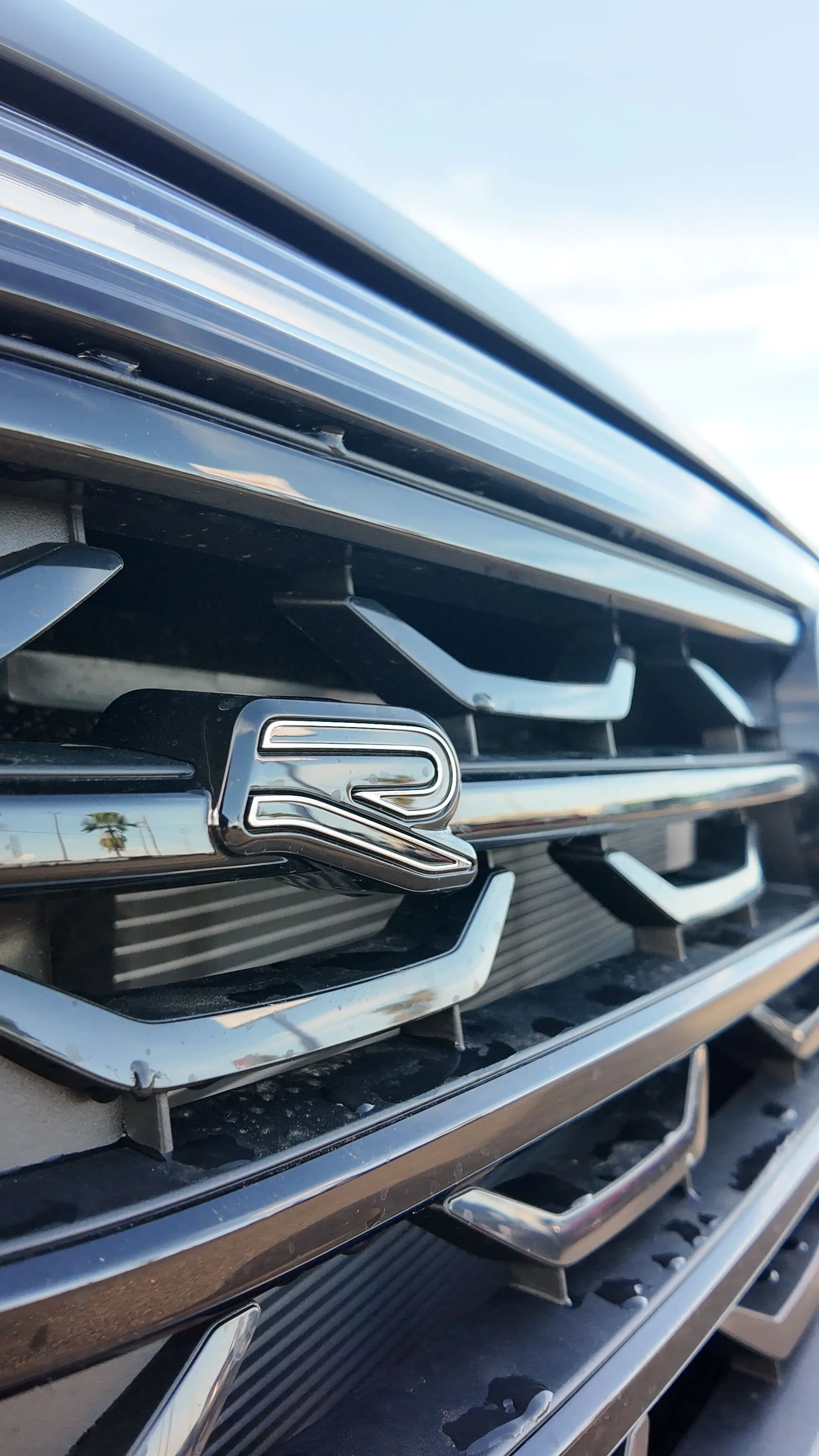 R line Trims 