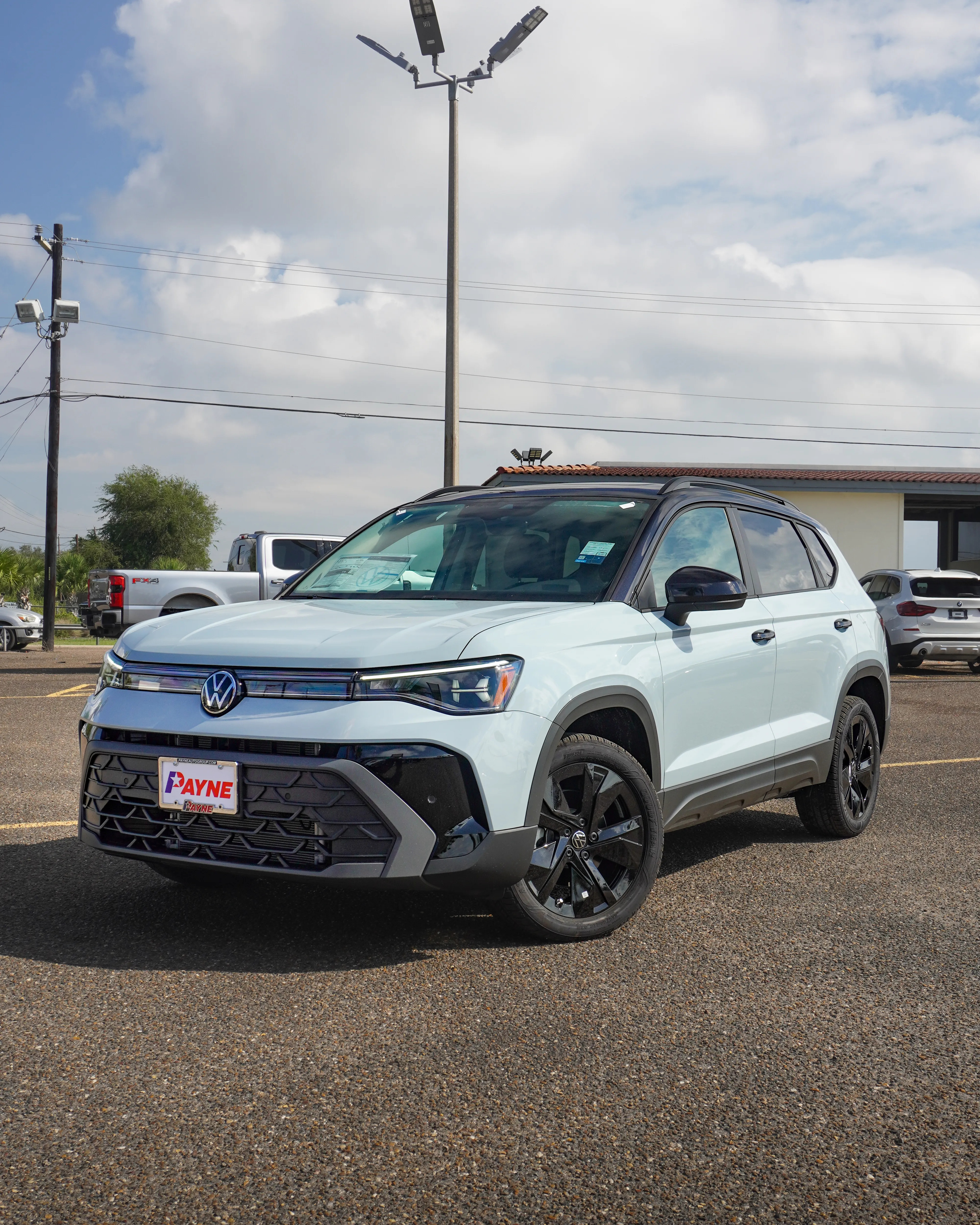 2025 Volkswagen Taos SE Black