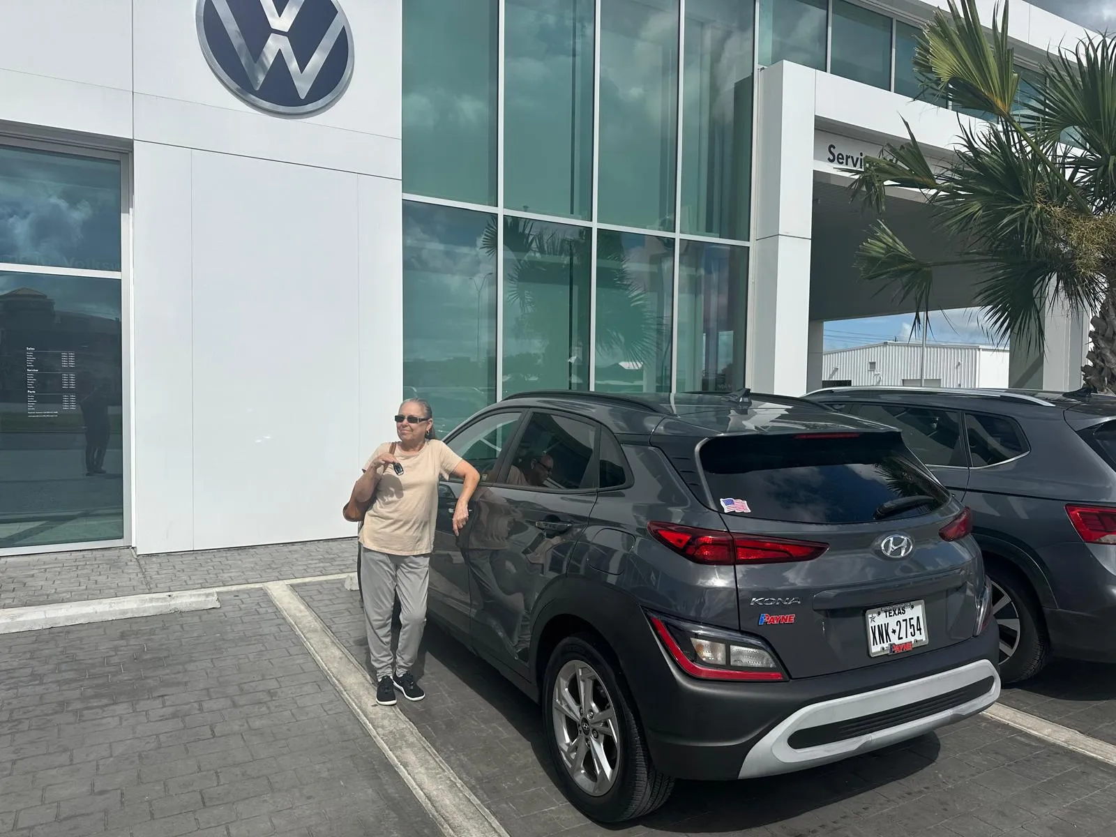 Congrats to Alicia Castillo Paura on the new-to-you 2023 Hyundai Kona! ?? Thank you for choosing Payne Brownsville Volkswagen!