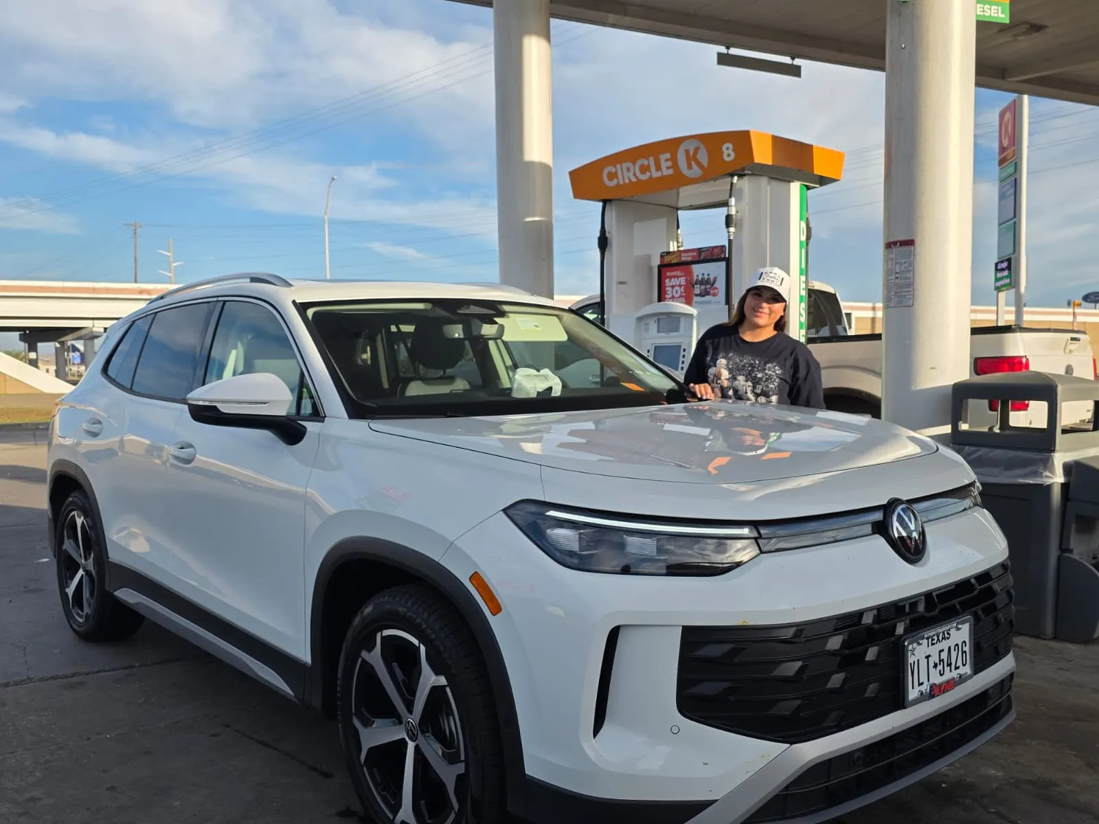 ? Congratulations to Stephanie Aguilar on her purchase of a 2026 Volkswagen Tiguan SE! ??