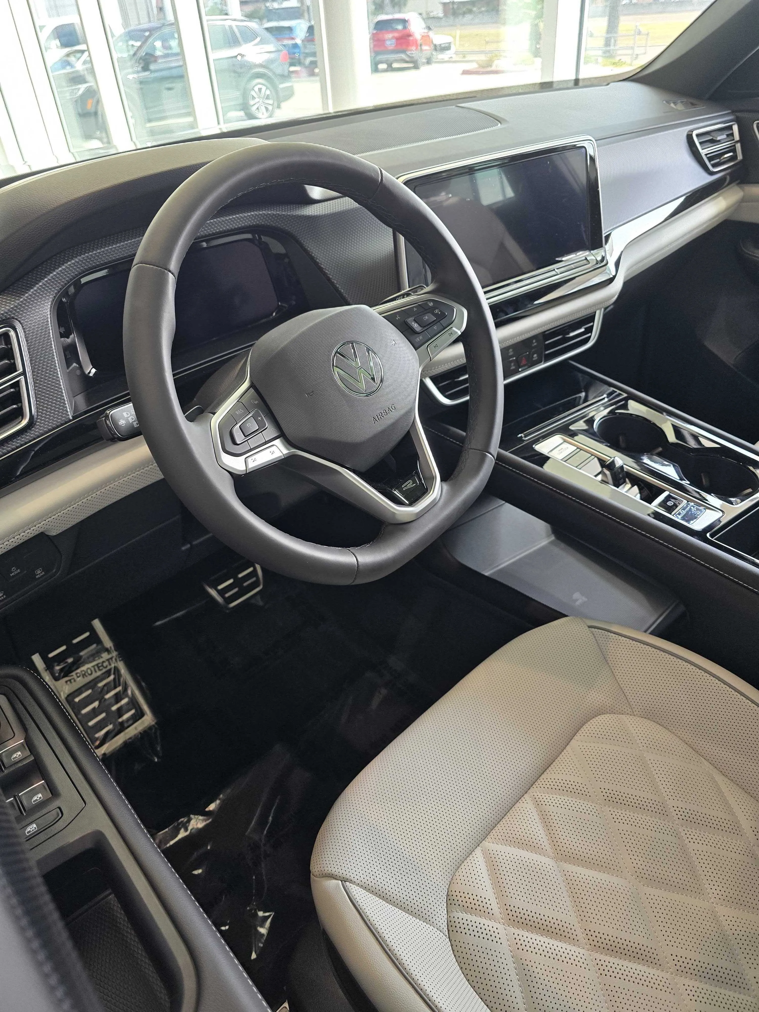 ✨ Luxury meets versatility in the 2026 Volkswagen Atlas Cross Sport SEL Premium R-Line.