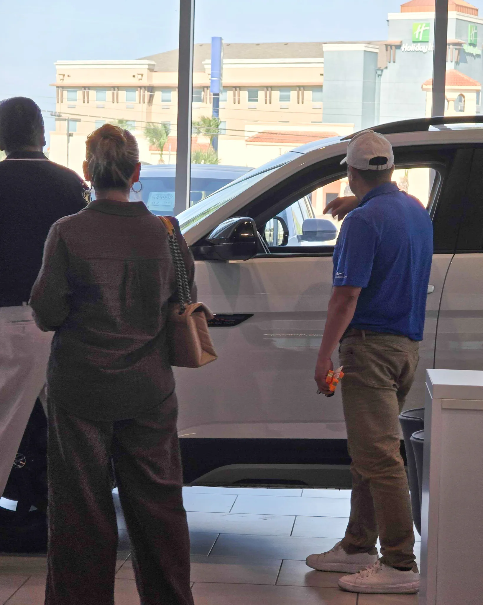 Memo is working hard this Labor Day to bring you incredible deals on a new Mitsubishi!