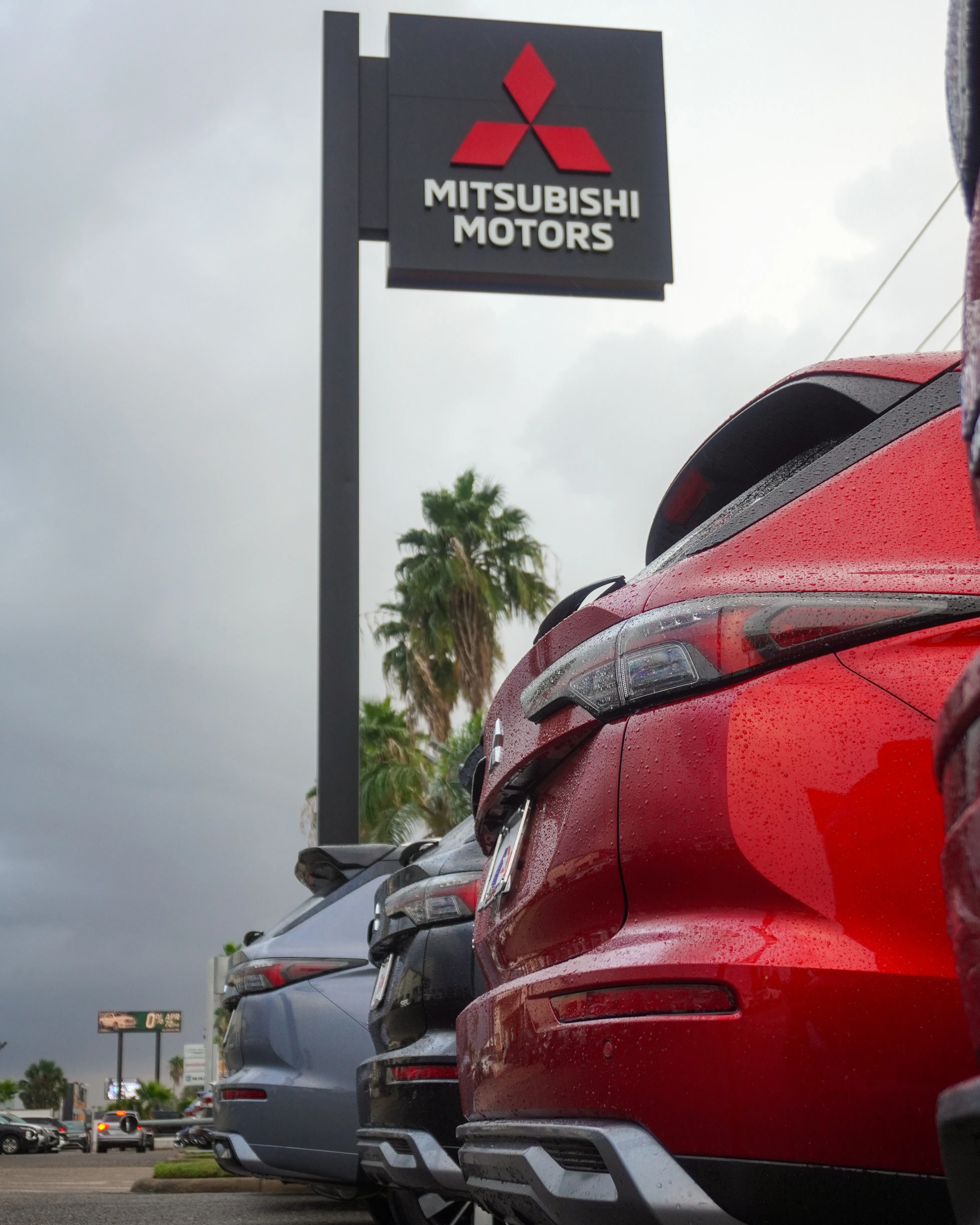 Shop Mitsubishi Outlander