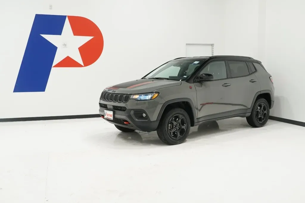 Chris Marshall Showing off the 2023 Jeep Compass Trailhawk