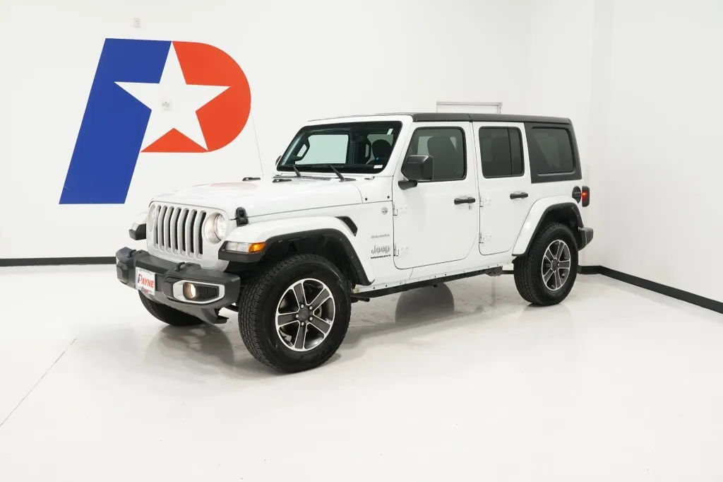 2023 Jeep Wrangler 4-Door Sahara's photo