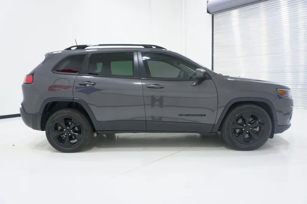 2021 Jeep Cherokee Altitude photo 3