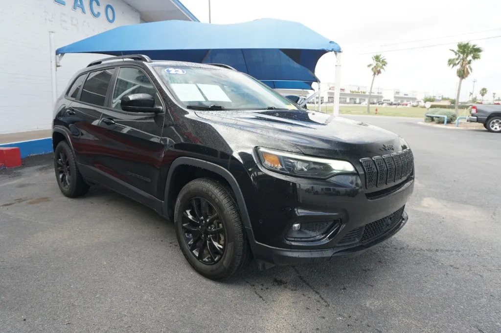 2023 Jeep Cherokee Altitude Lux