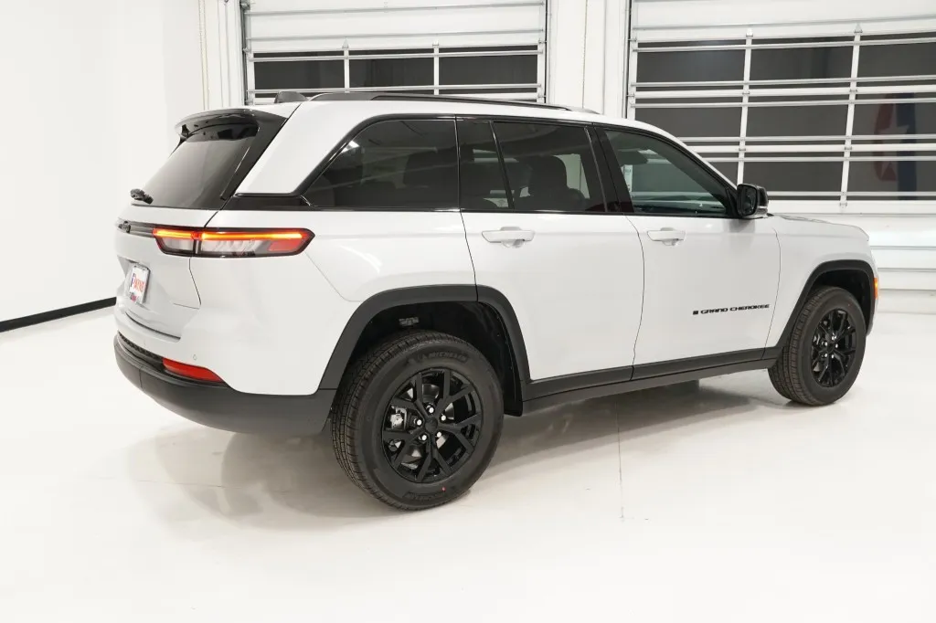 2025 Jeep Grand Cherokee Altitude X