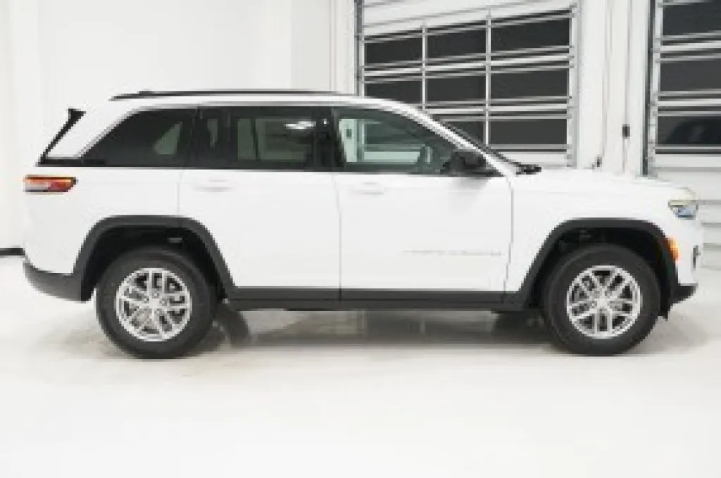 2026 Jeep Grand Cherokee Laredo