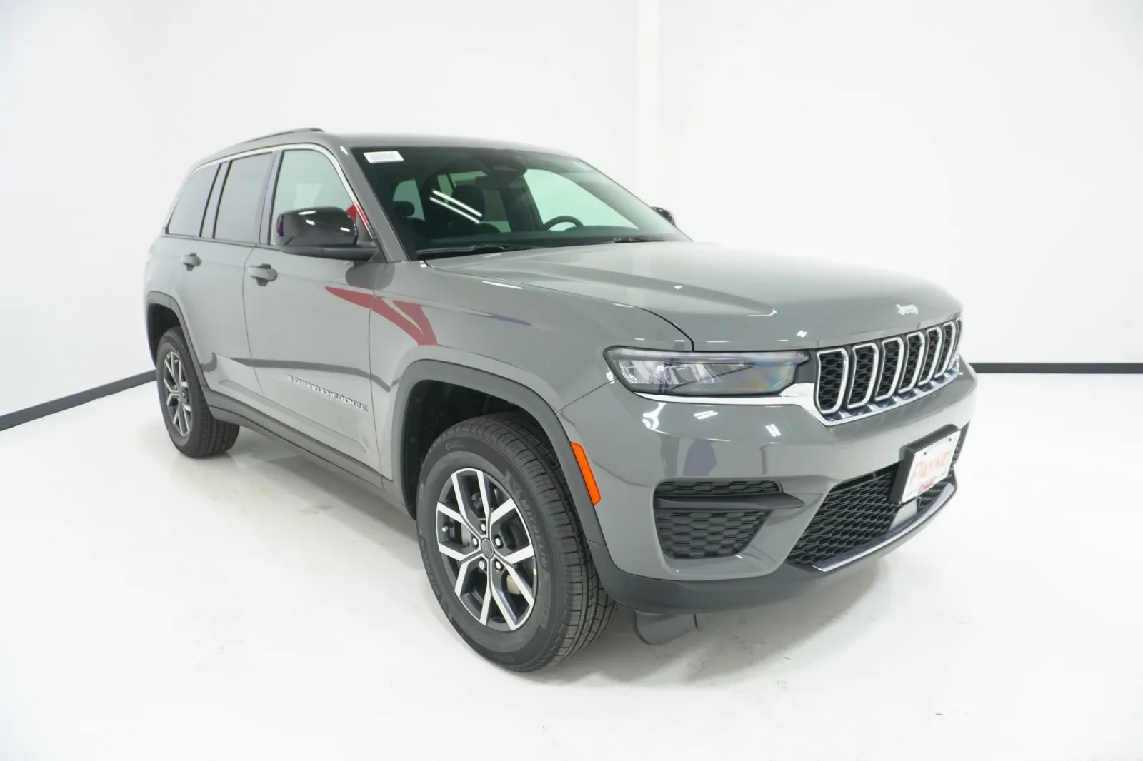 2027 Jeep Grand Cherokee Laredo X