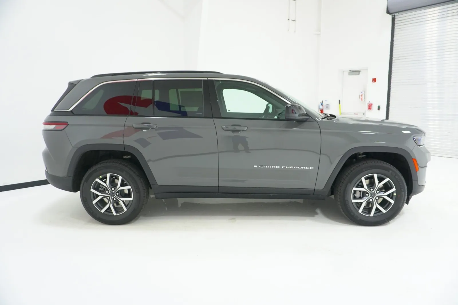 2027 Jeep Grand Cherokee Laredo X