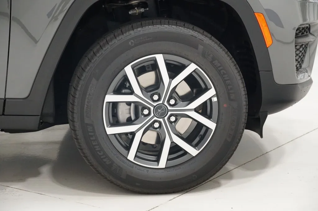 2027 Jeep Grand Cherokee Laredo 2027 Jeep Grand Cherokee Laredo
