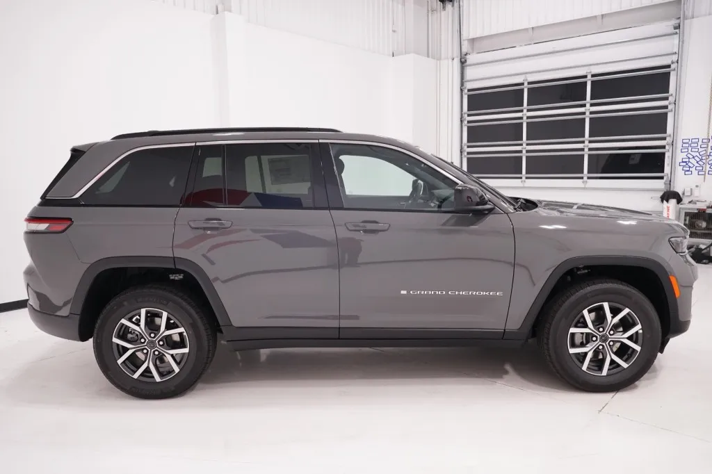 2027 Jeep Grand Cherokee Laredo 2027 Jeep Grand Cherokee Laredo
