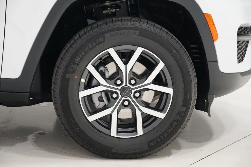 2027 Jeep Grand Cherokee Laredo X
