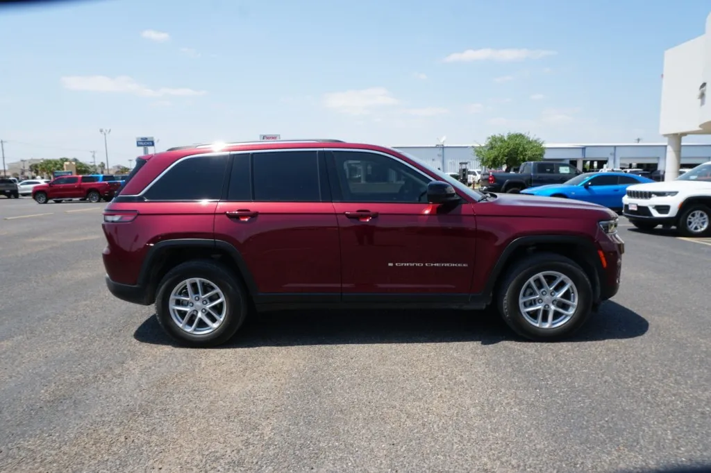 2023 Jeep Grand Cherokee Laredo