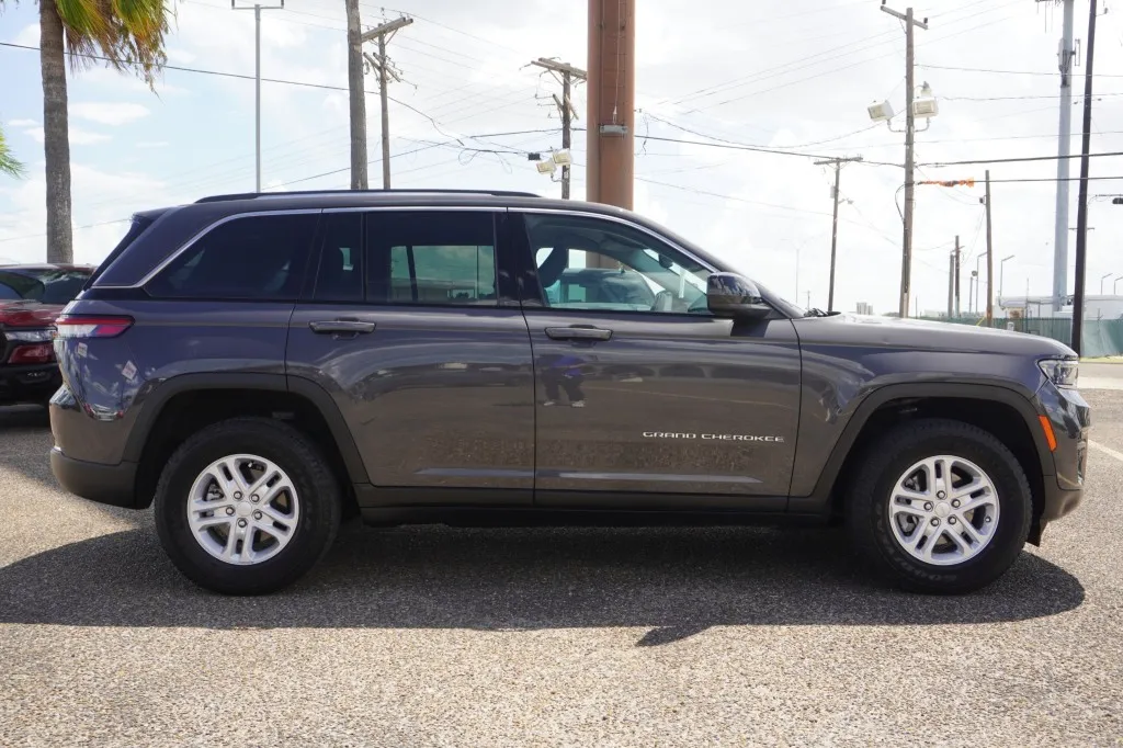 2023 Jeep Grand Cherokee Laredo