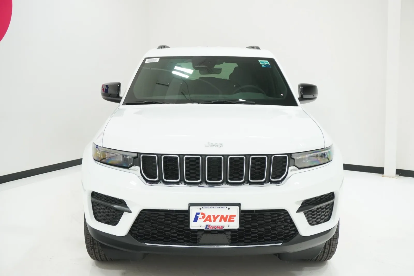 2027 Jeep Grand Cherokee Laredo