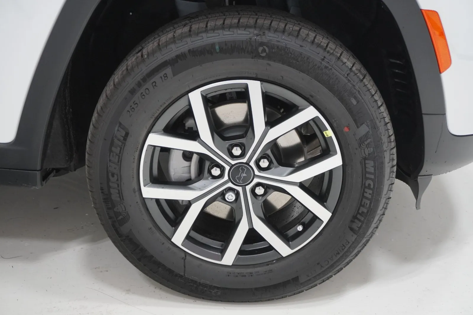 2027 Jeep Grand Cherokee Laredo