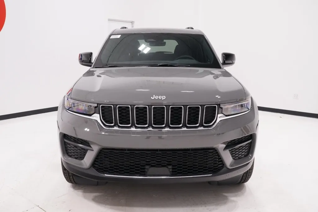 2027 Jeep Grand Cherokee Laredo 2027 Jeep Grand Cherokee Laredo