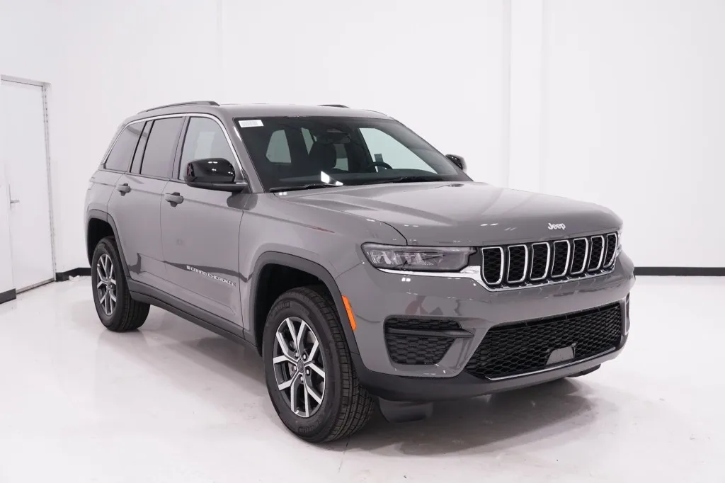 2027 Jeep Grand Cherokee Laredo 2027 Jeep Grand Cherokee Laredo