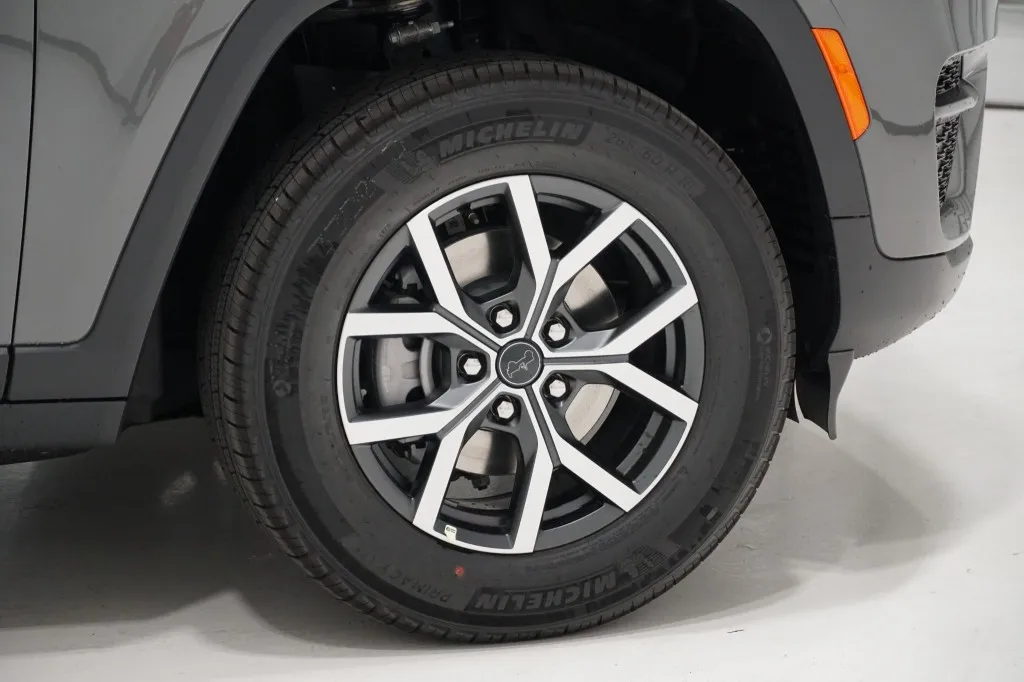 2027 Jeep Grand Cherokee Laredo 2027 Jeep Grand Cherokee Laredo