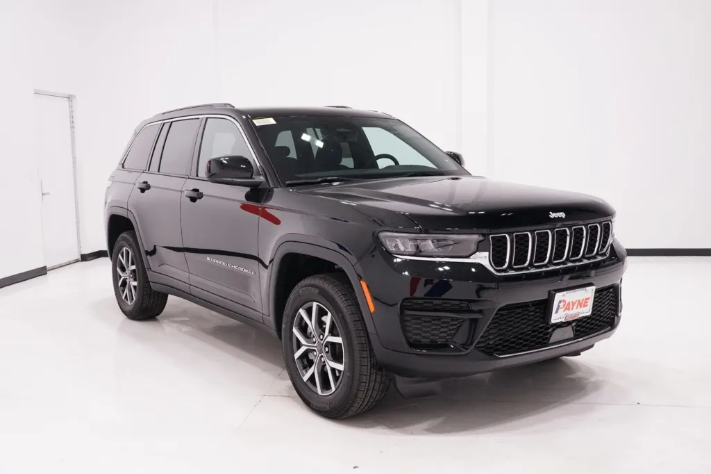 2027 Jeep Grand Cherokee Laredo X