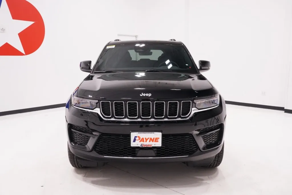 2027 Jeep Grand Cherokee Laredo X