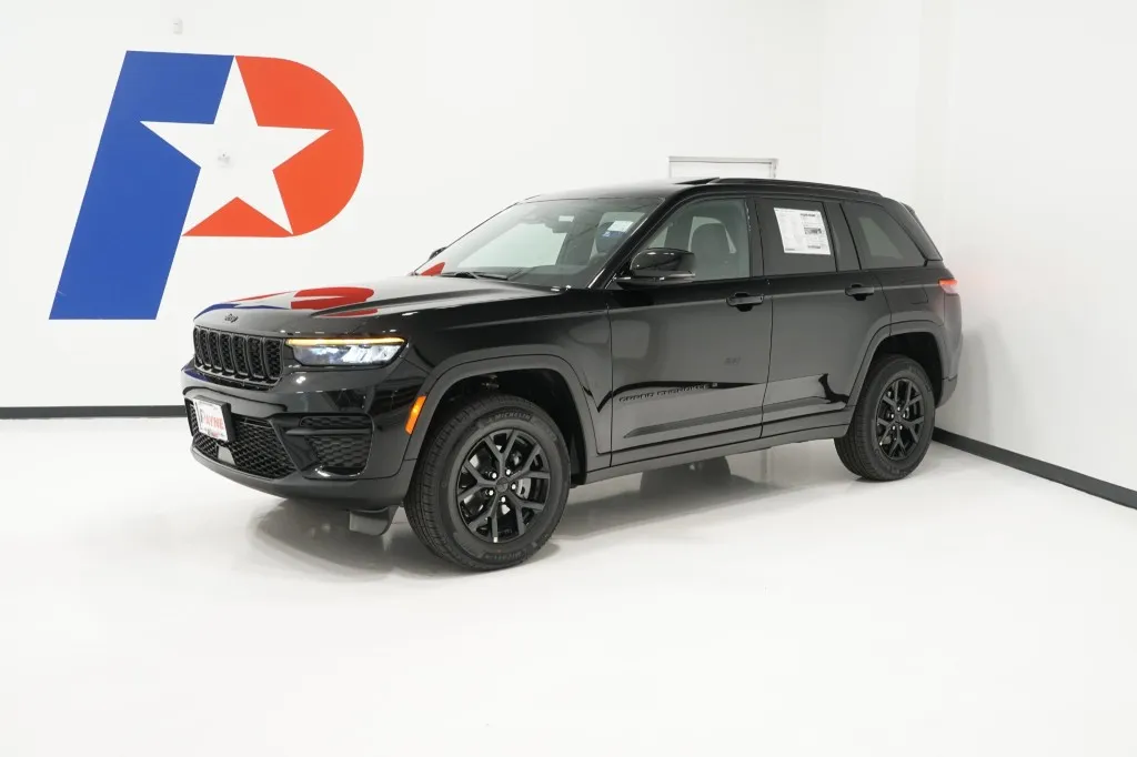 2025 Jeep Grand Cherokee Laredo