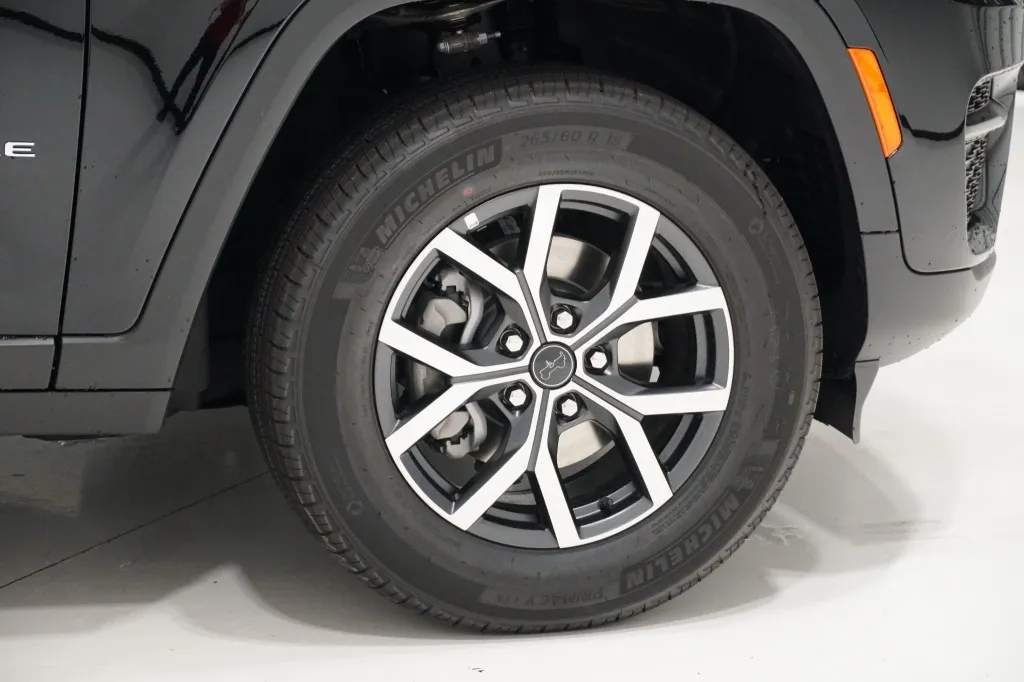 2027 Jeep Grand Cherokee Laredo X