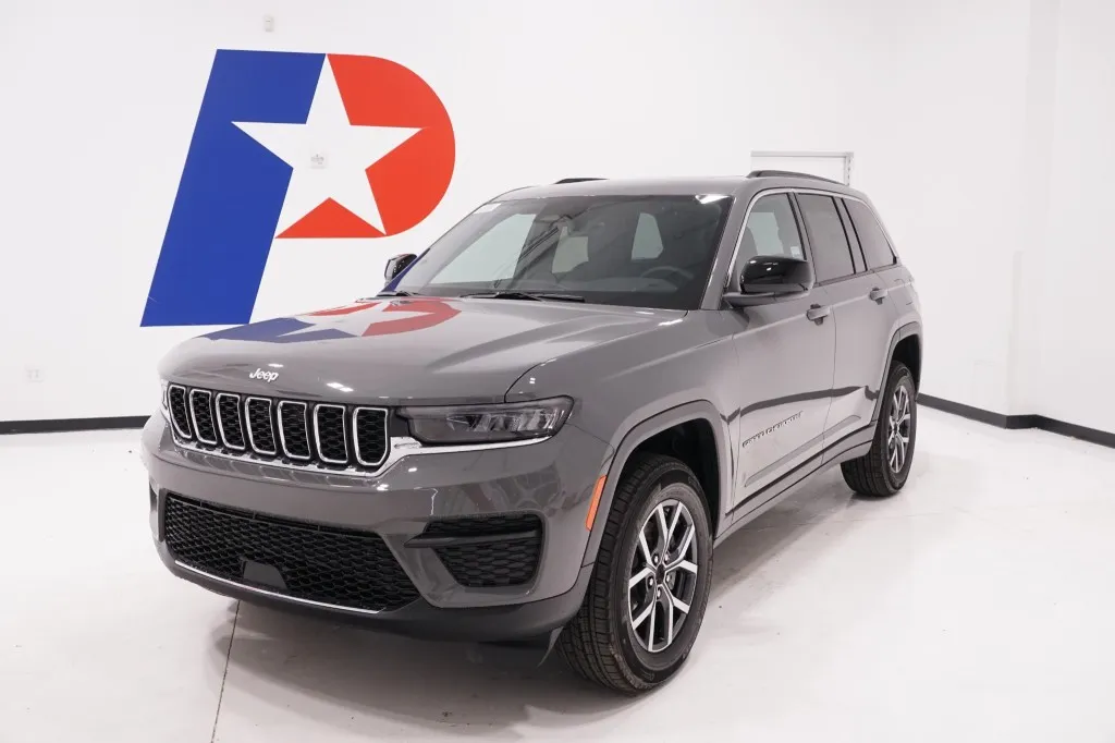 2027 Jeep Grand Cherokee Laredo X
