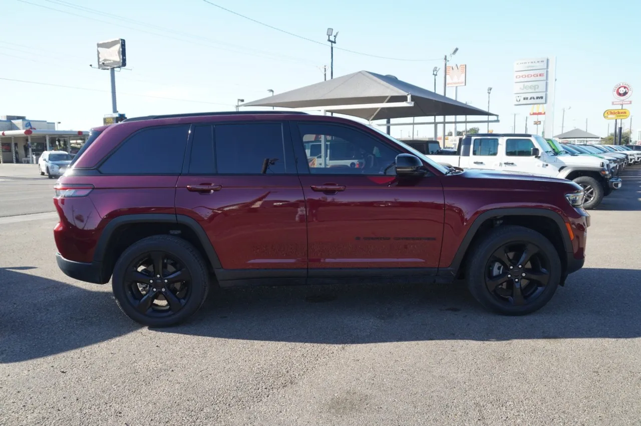 2023 Jeep Grand Cherokee Altitude