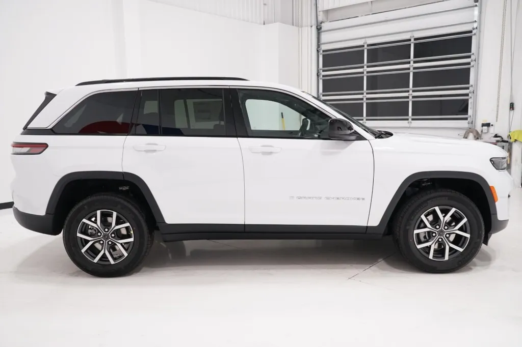 2027 Jeep Grand Cherokee Laredo 2027 Jeep Grand Cherokee Laredo