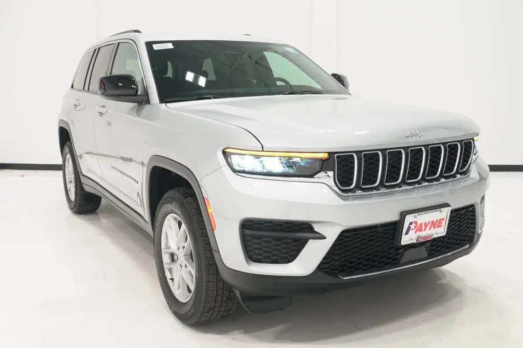 2026 Jeep Grand Cherokee Laredo