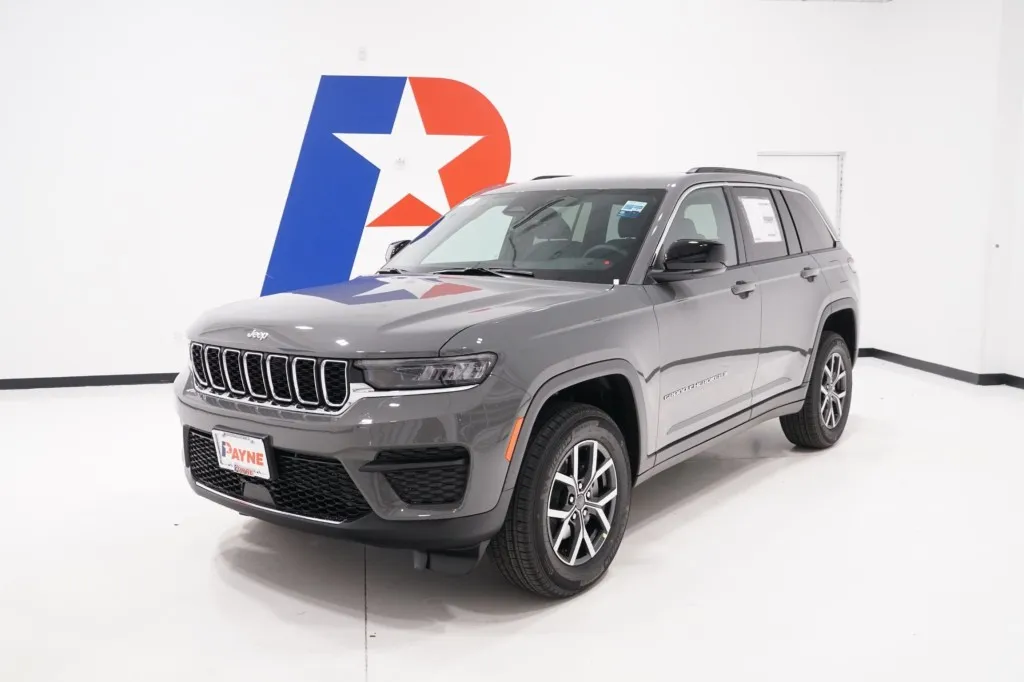 2027 Jeep Grand Cherokee Laredo X