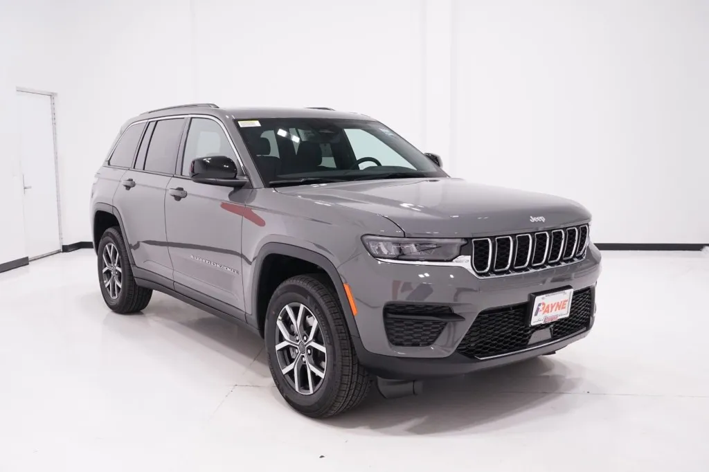 2027 Jeep Grand Cherokee Laredo X