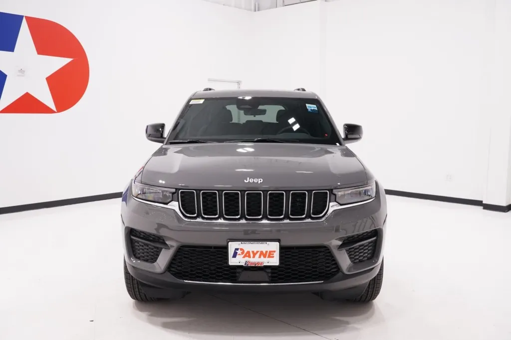 2027 Jeep Grand Cherokee Laredo X