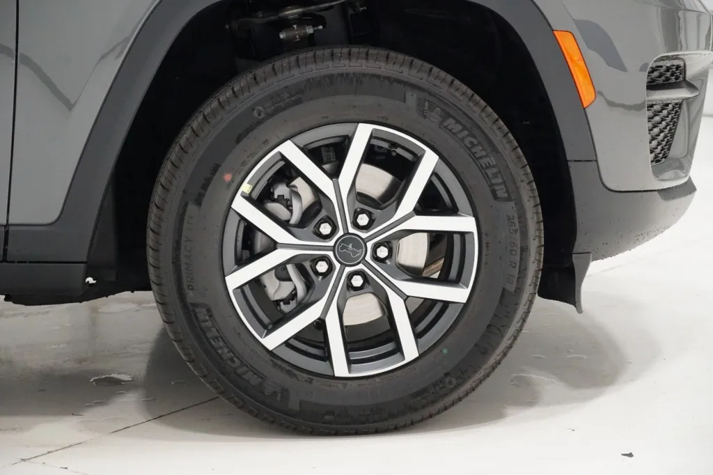 2027 Jeep Grand Cherokee Laredo X