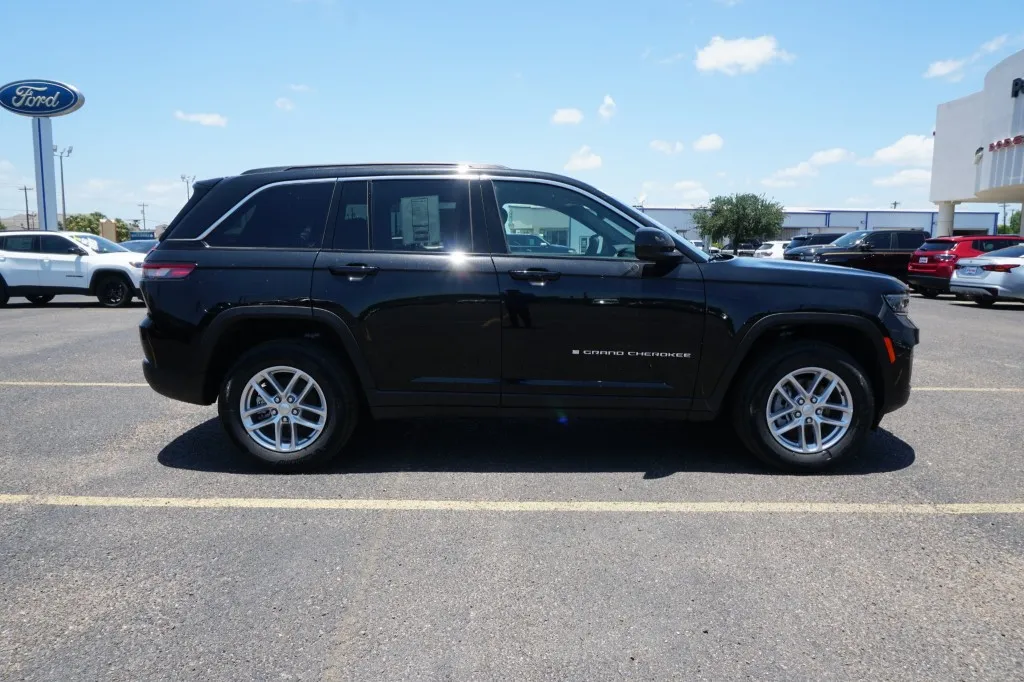 2026 Jeep Grand Cherokee Laredo X