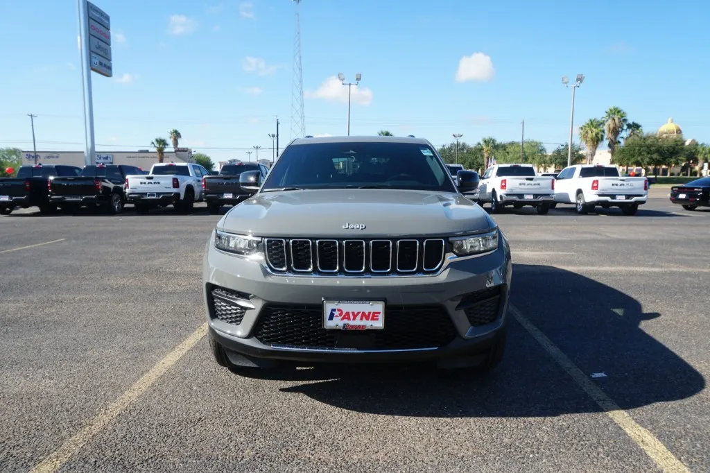 2027 Jeep Grand Cherokee Laredo X