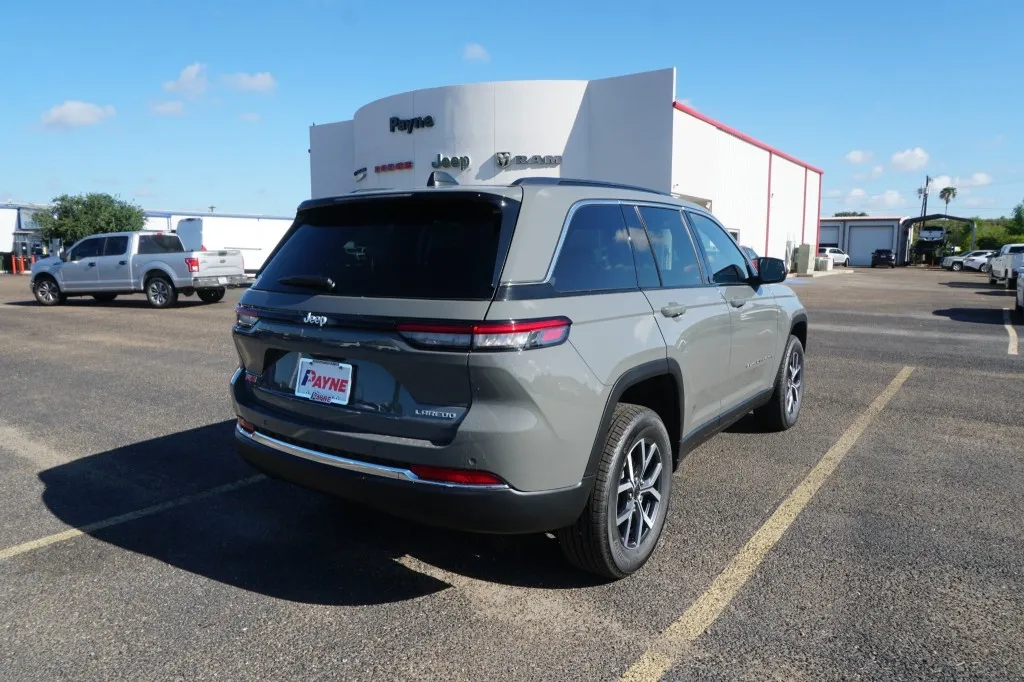 2027 Jeep Grand Cherokee Laredo X