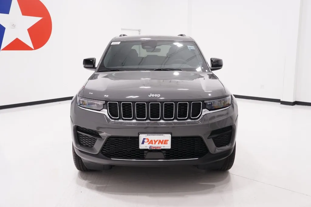2027 Jeep Grand Cherokee Laredo X