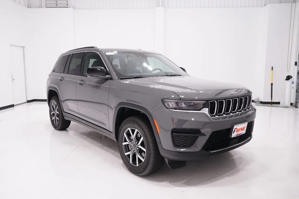 2027 Jeep Grand Cherokee Laredo X
