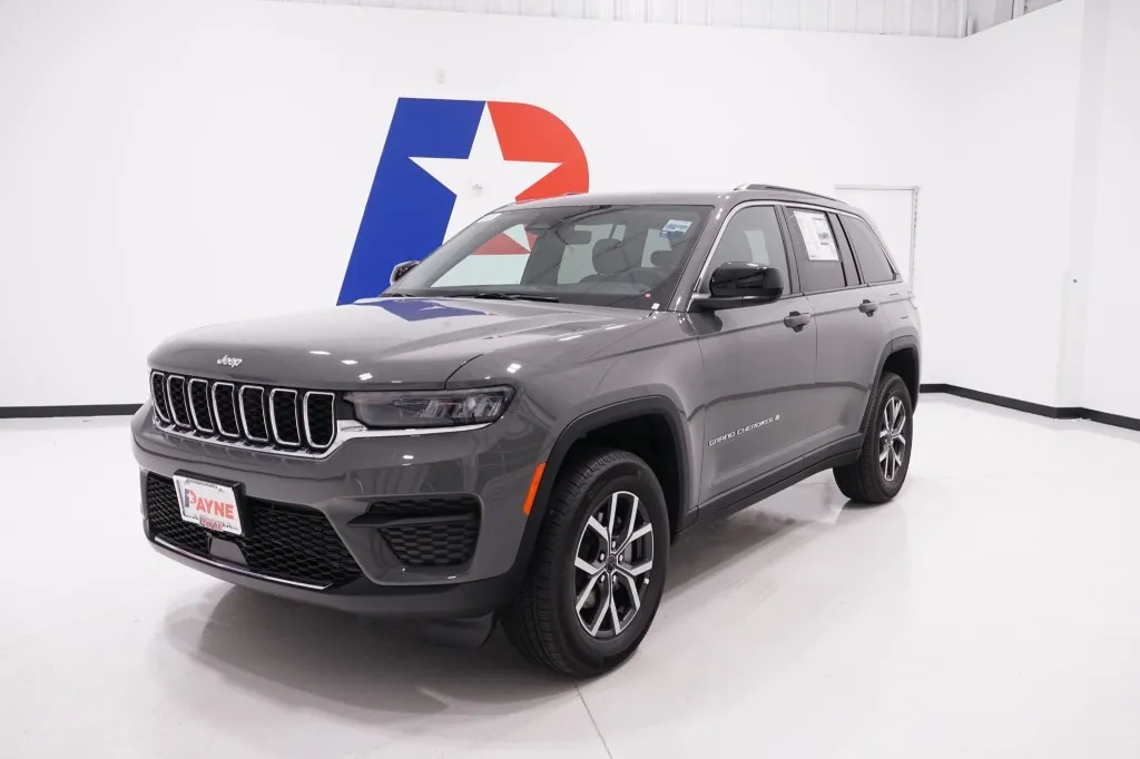 2027 Jeep Grand Cherokee Laredo X