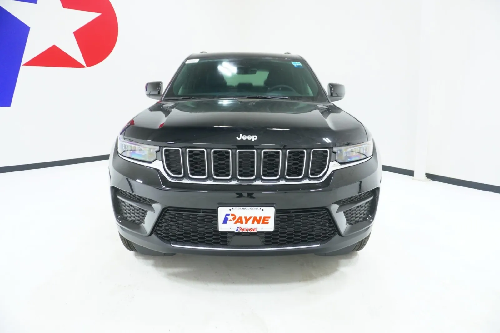 2027 Jeep Grand Cherokee Laredo