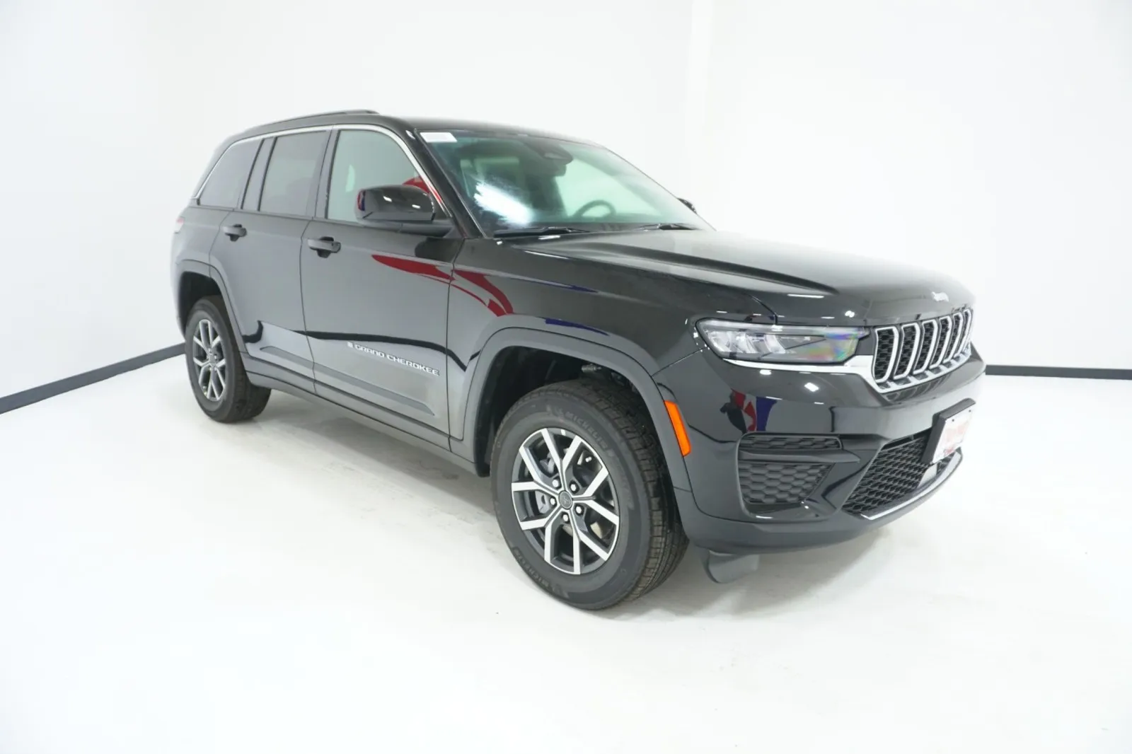 2027 Jeep Grand Cherokee Laredo