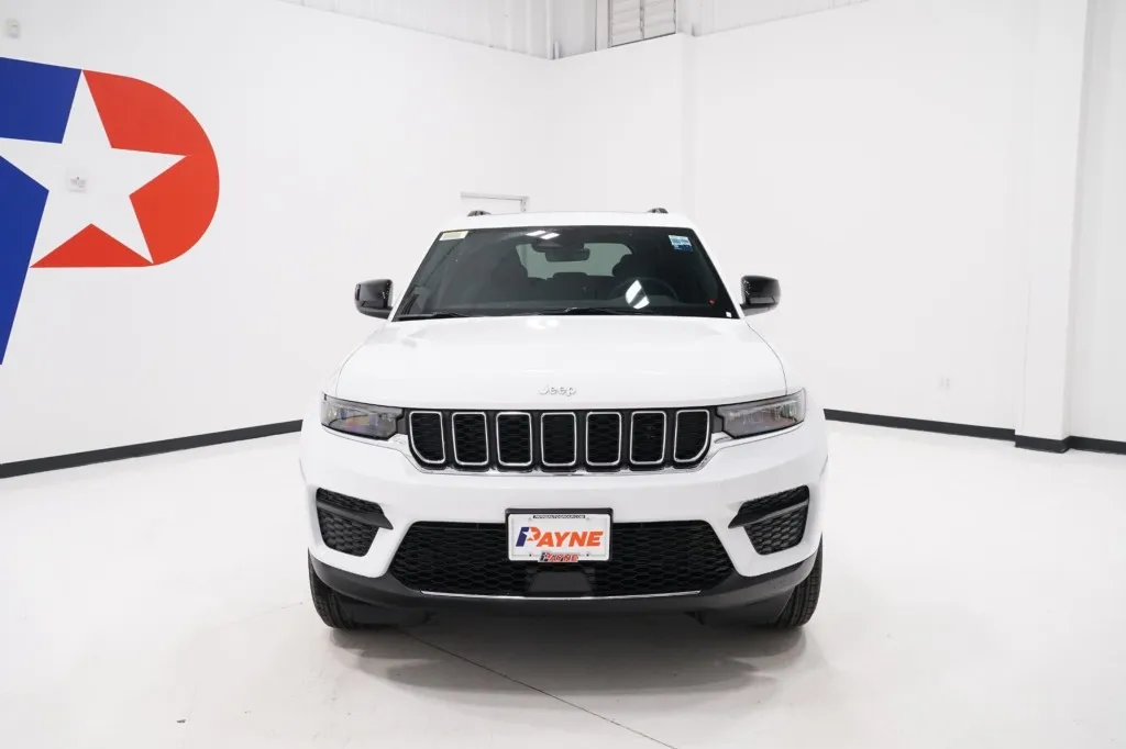 2027 Jeep Grand Cherokee Laredo X