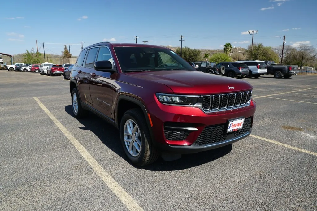 2026 Jeep Grand Cherokee Laredo 2026 Jeep Grand Cherokee Laredo